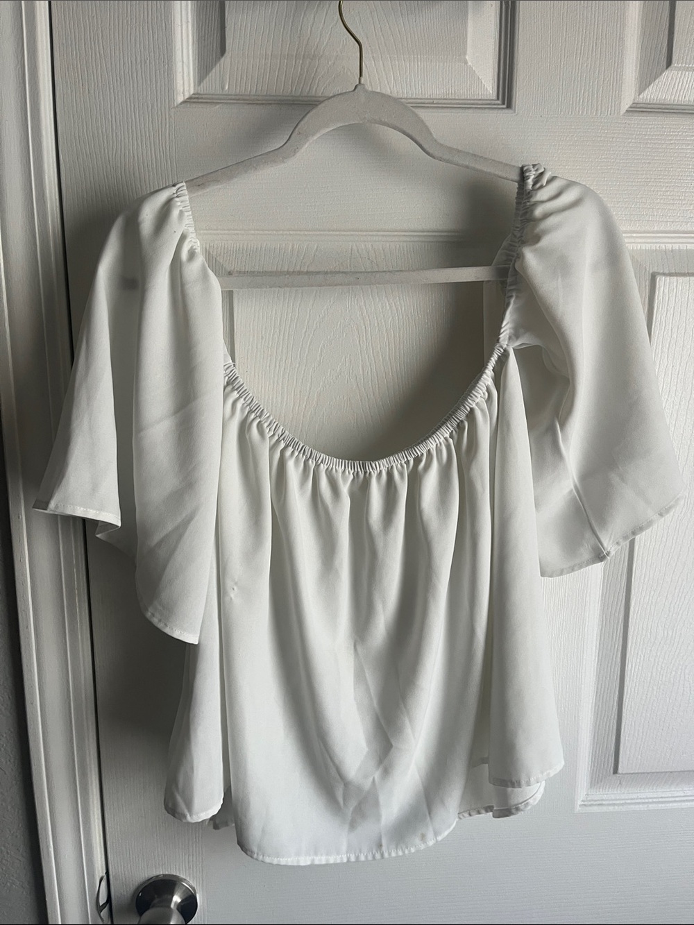Women’s White Square-Neck Ruffle Sleeve Blouse